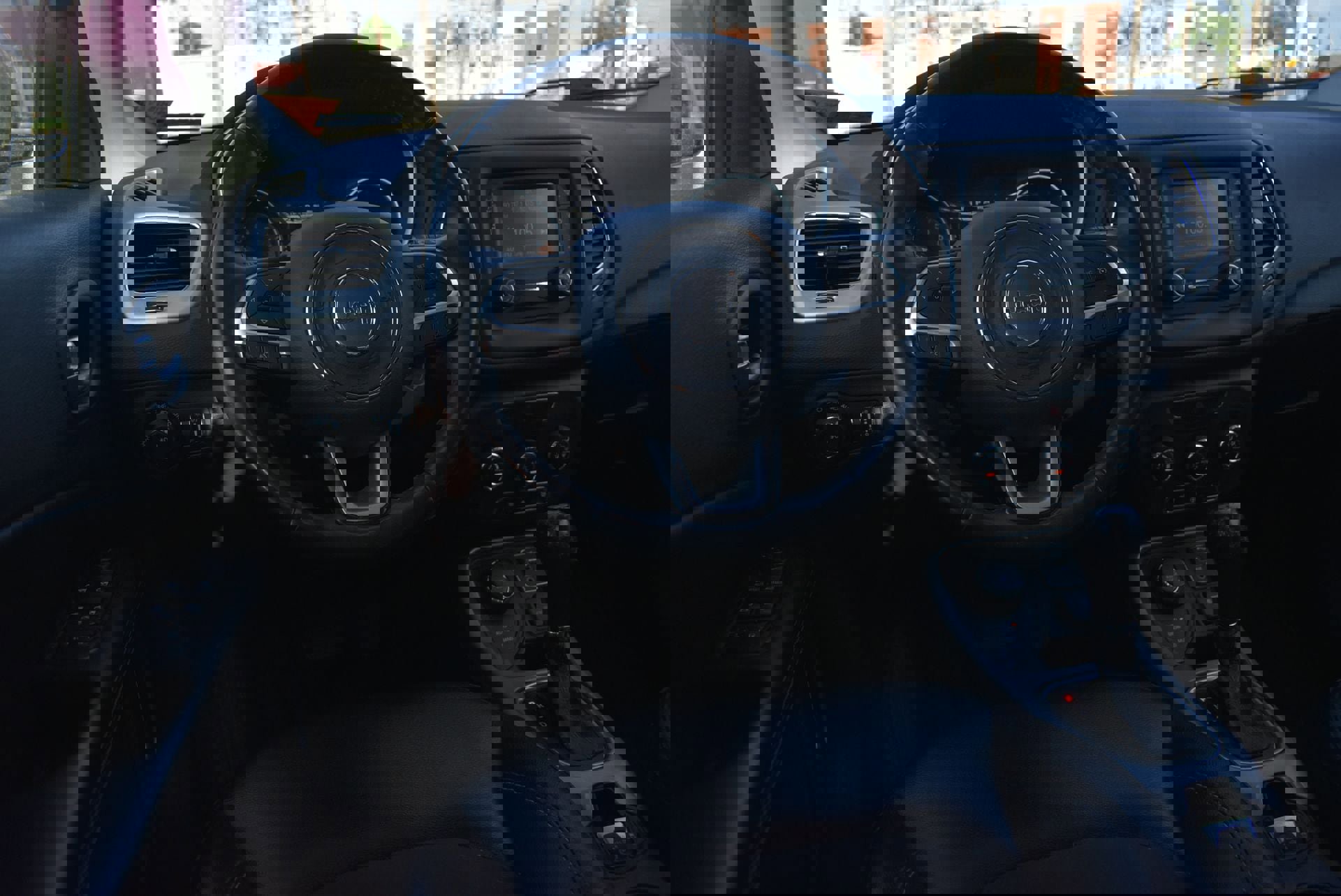 Used 2018 Jeep Compass Latitude w/ Cold Weather Group image 15