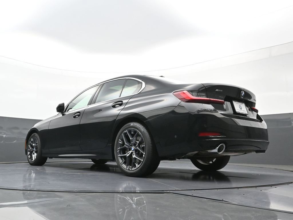 New 2025 BMW 330i xDrive Sedan w/ Convenience Package AWD/4WD image 25