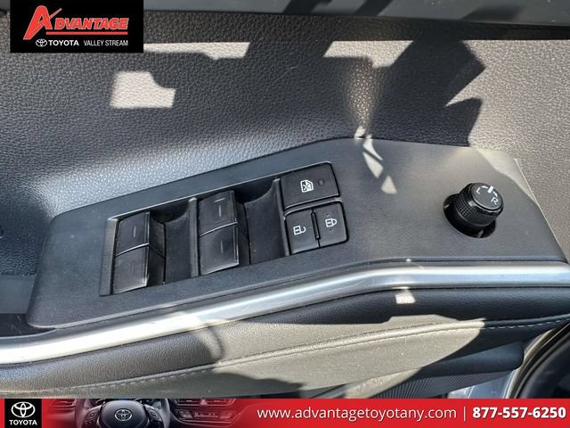 Used 2023 Toyota Highlander LE FWD image 22