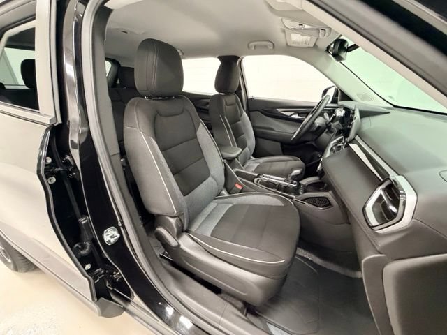 Used 2025 Chevrolet TrailBlazer LT w/ Convenience Package FWD image 25