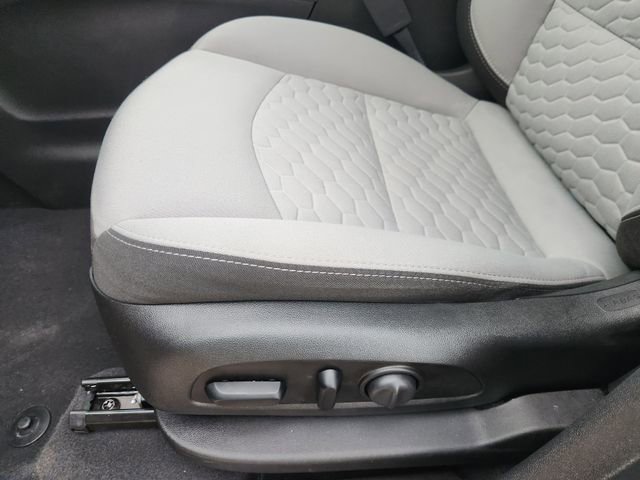 Used 2019 Chevrolet Equinox LT FWD image 27