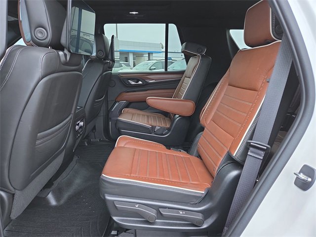 Used 2023 GMC Yukon Denali Ultimate image 11