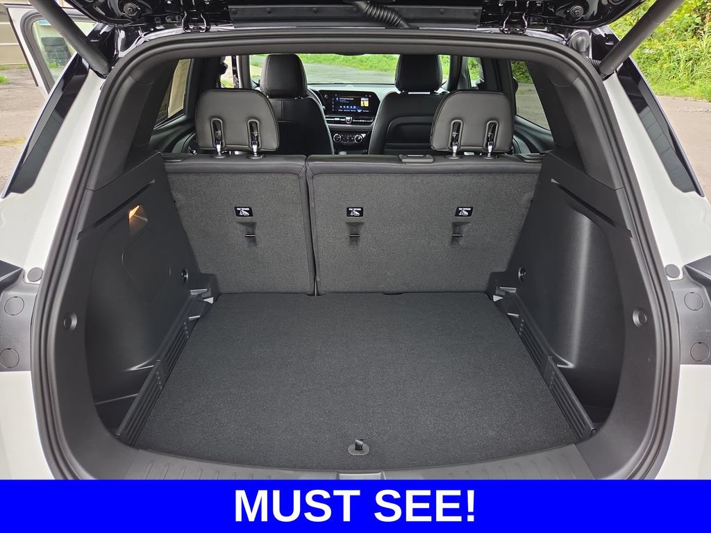 Used 2026 Chevrolet TrailBlazer RS w/ Convenience Package AWD/4WD image 17