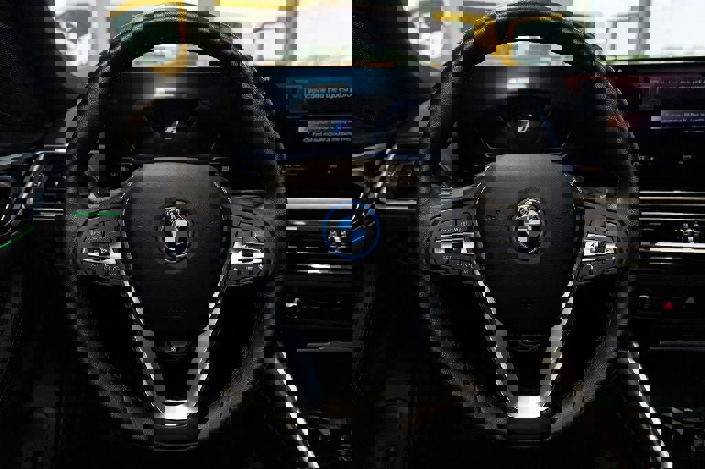 Used 2023 BMW i4 eDrive40 w/ Premium Package RWD image 6