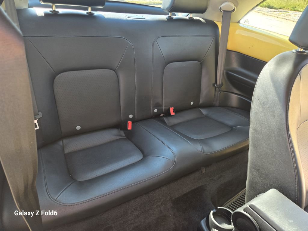 Used 2009 Volkswagen Beetle S image 11