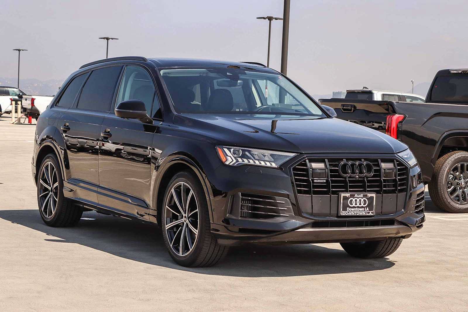 Used 2023 Audi Q7 3.0T Prestige w/ Prestige Package AWD/4WD image 3