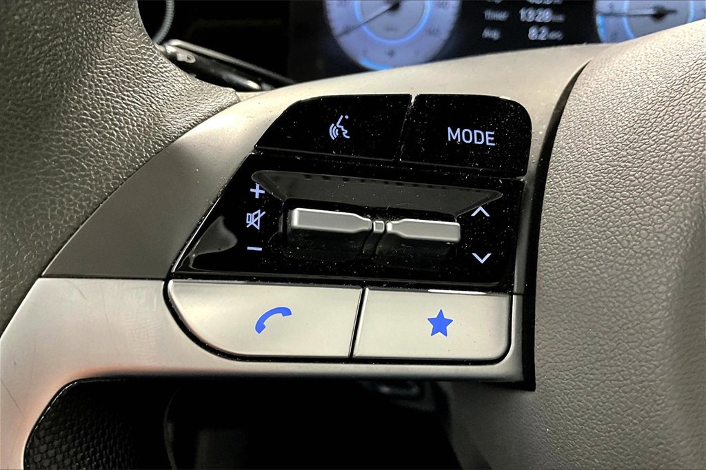 Used 2024 Hyundai Elantra SEL image 11