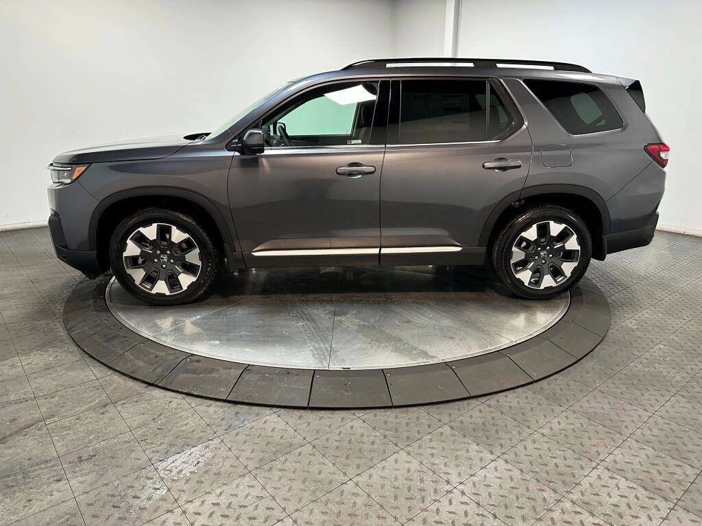 New 2026 Honda Pilot Touring image 5