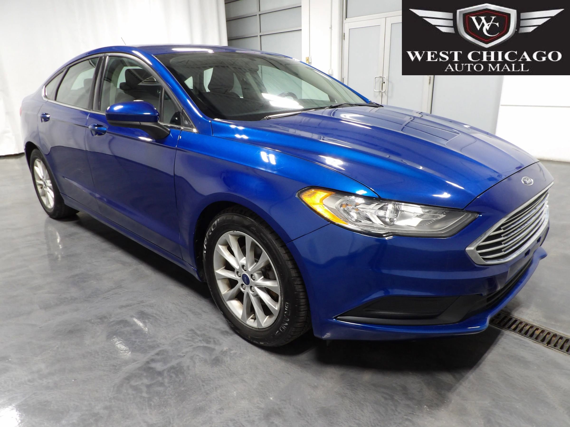 Used 2018 Ford Fusion SE w/ Fusion SE Technology Package FWD image 1