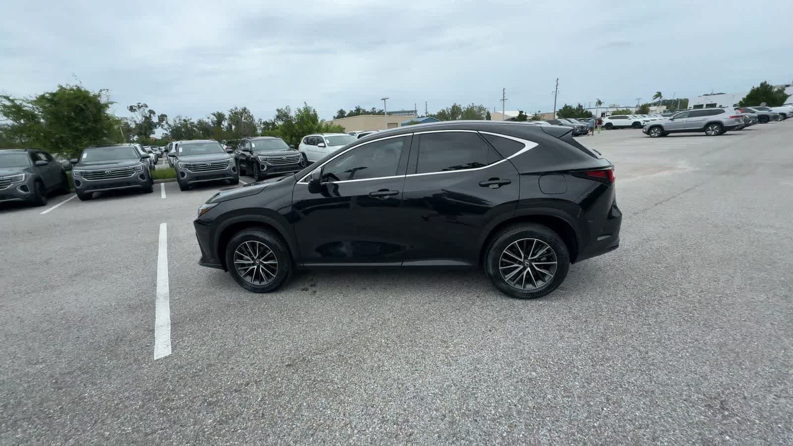 Used 2025 Lexus NX 250 FWD w/ Accessory Package (Z1) image 5