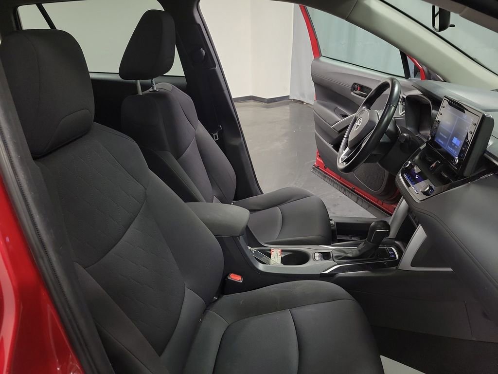 Used 2022 Toyota Corolla Cross LE image 21