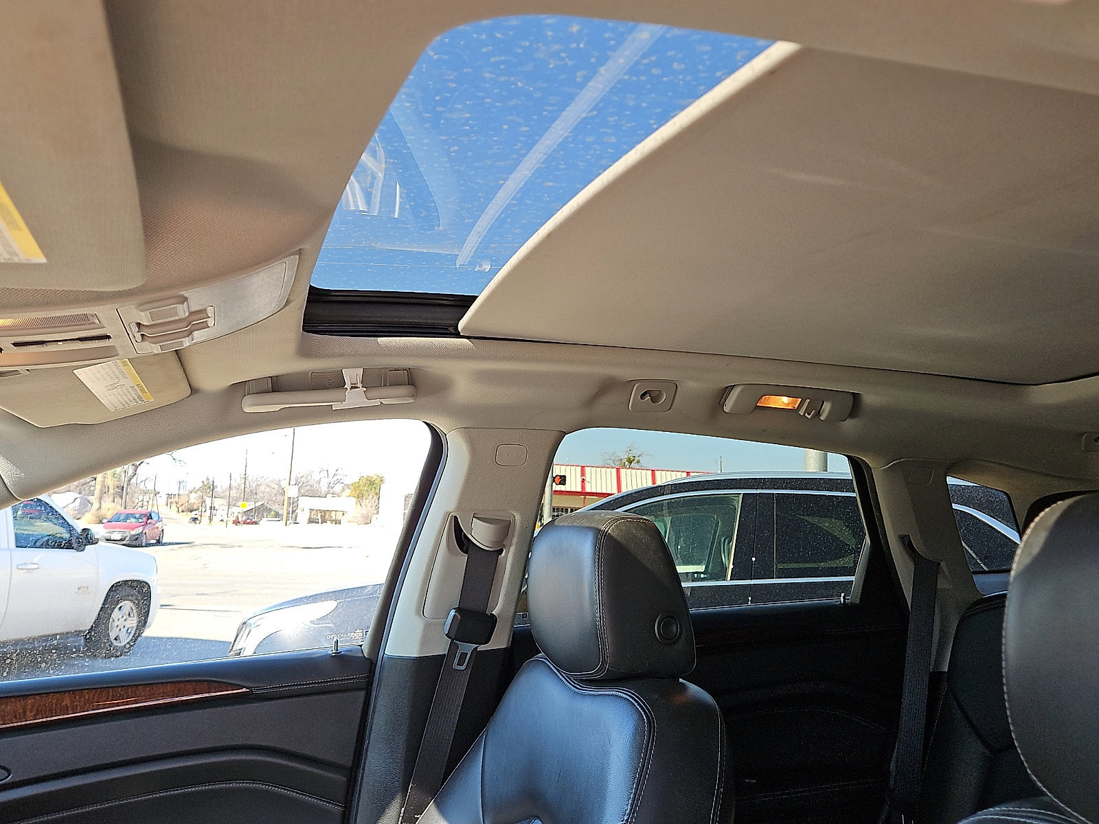 Used 2015 Cadillac SRX Luxury image 12