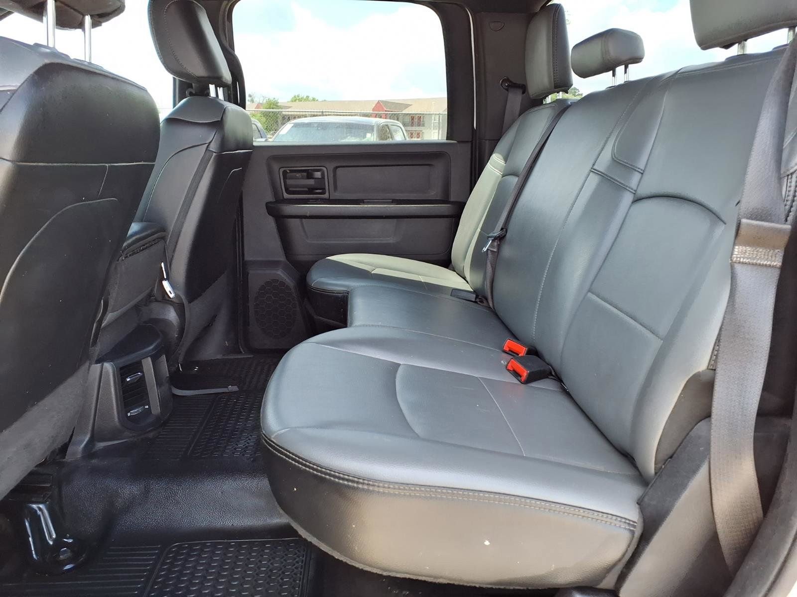 Used 2022 RAM 2500 Tradesman w/ Chrome Appearance Group image 17