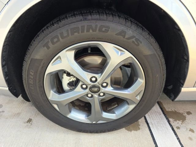 Used 2024 Ford Escape ST-Line image 11