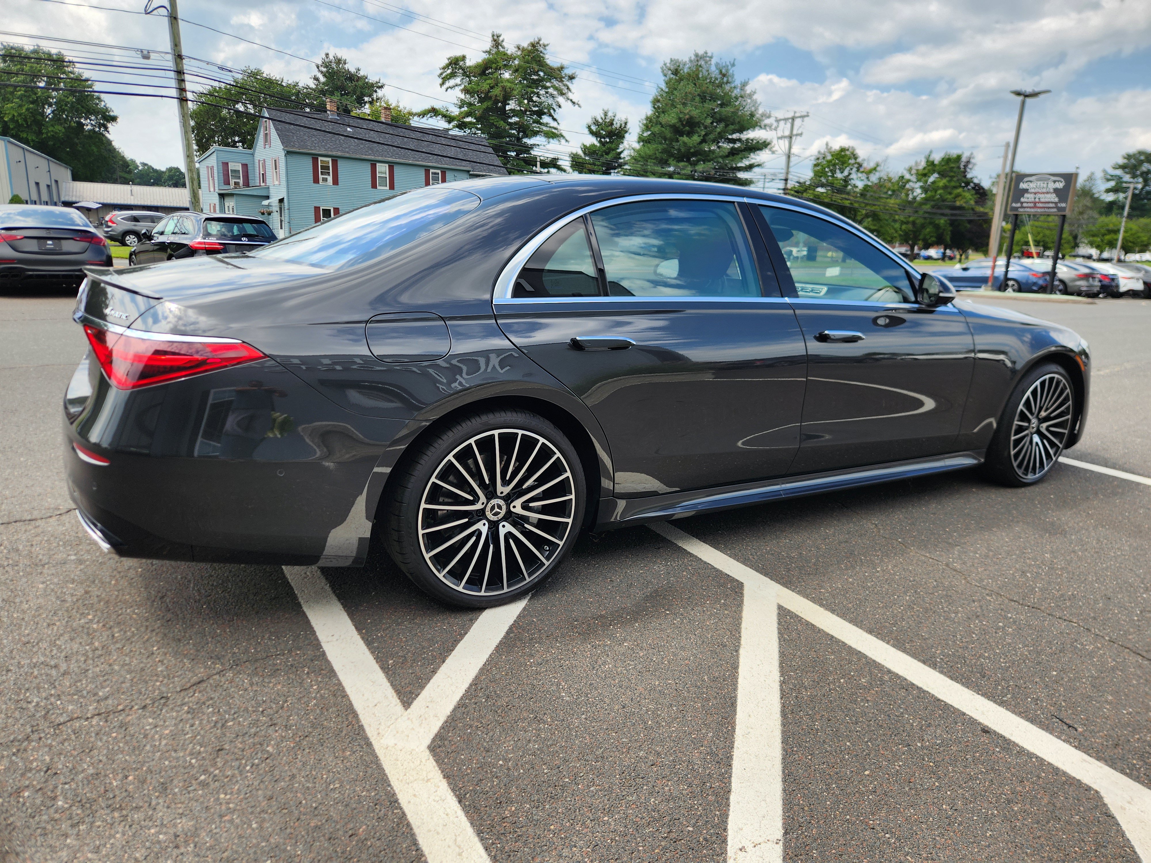 Used 2021 Mercedes-Benz S 580 4MATIC Sedan w/ AMG Line image 3