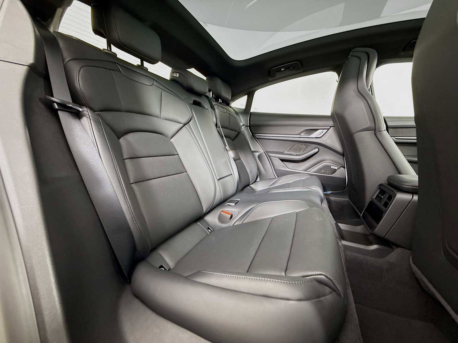 New 2025 Porsche Taycan image 29