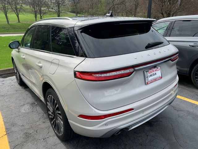 Used 2020 Lincoln Corsair Reserve w/ Appearance Package image 2