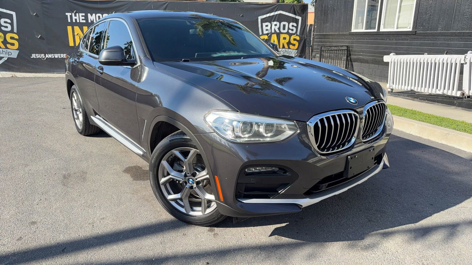 Used 2020 BMW X4 xDrive30i w/ Convenience Package image 2