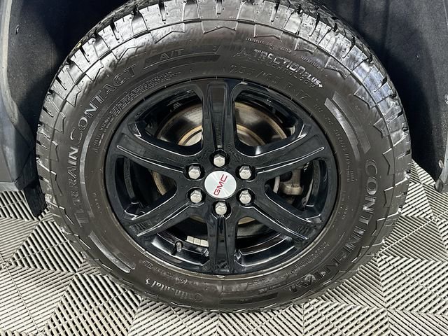 Used 2022 GMC Acadia AT4 image 34