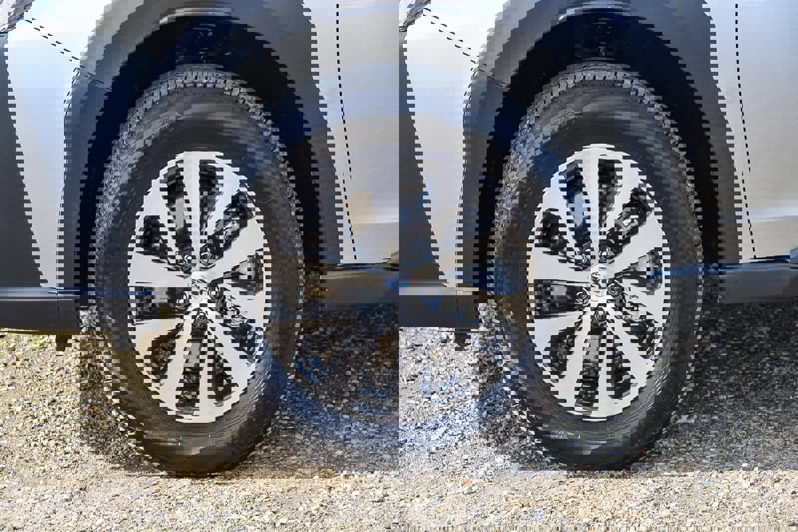 Used 2023 Subaru Outback Premium image 9