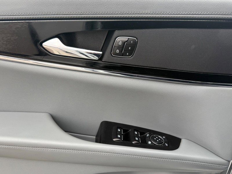 Certified 2023 Lincoln Nautilus Reserve image 23