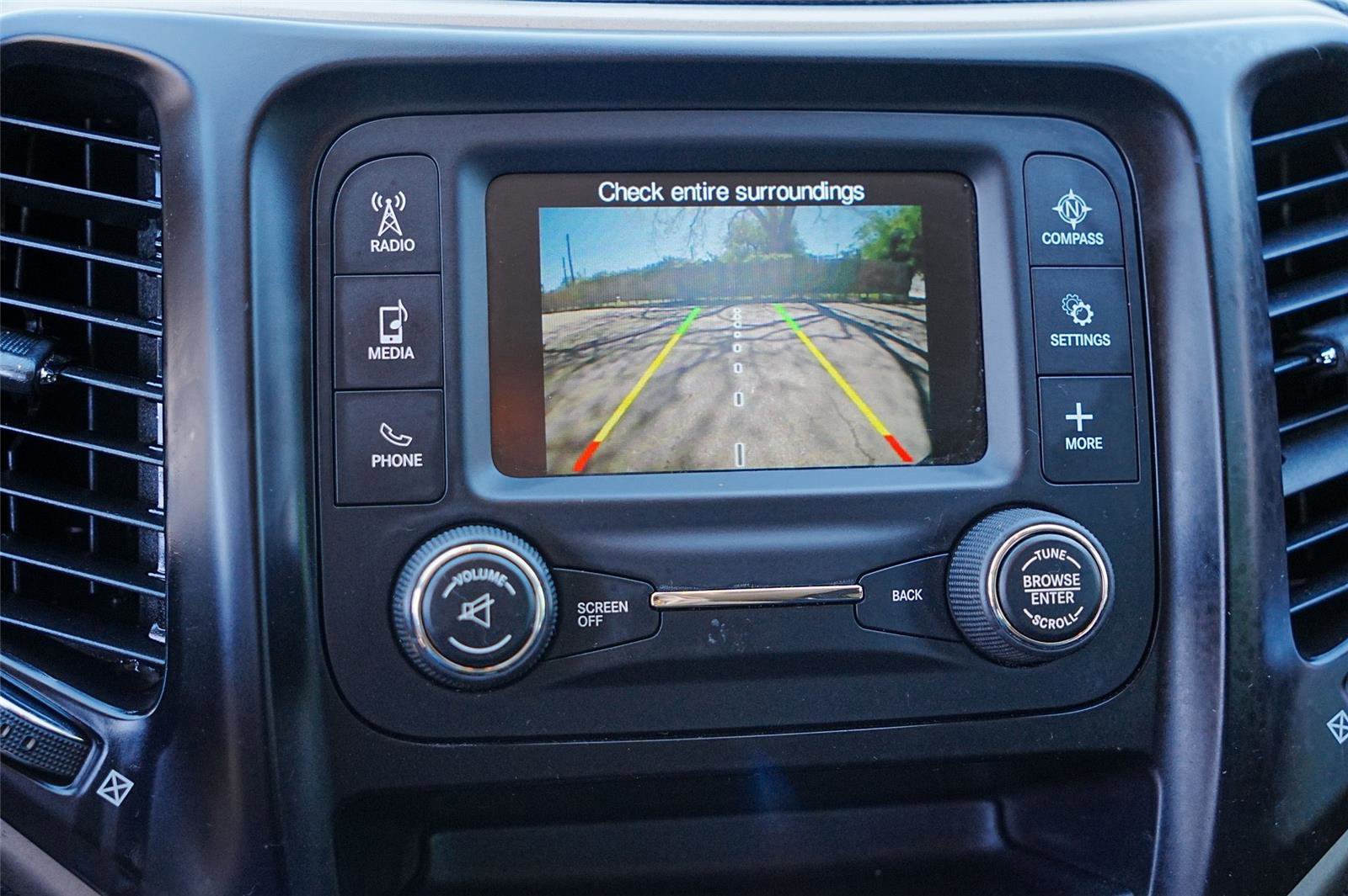 Used 2016 Jeep Cherokee Sport image 20