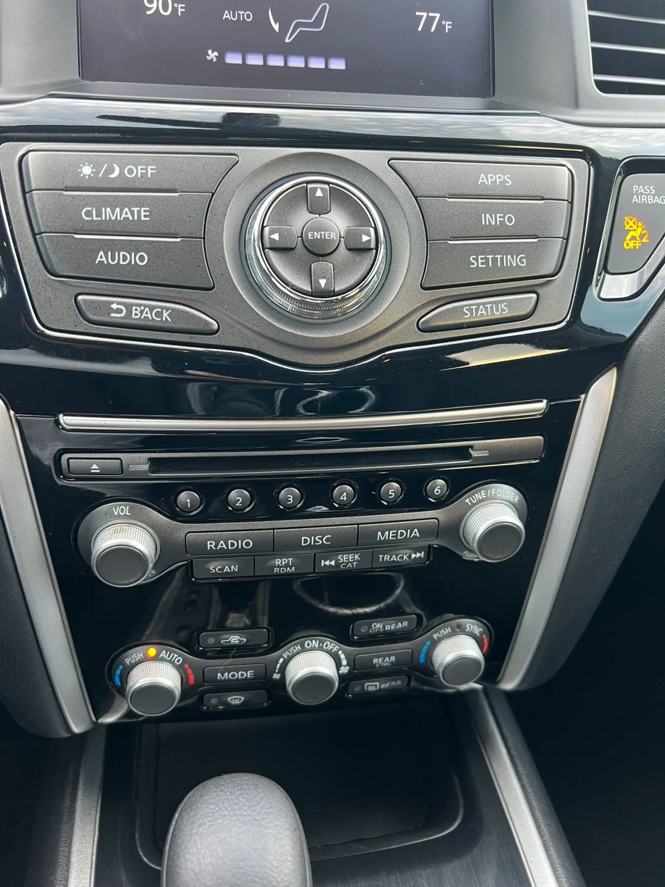 Used 2020 Nissan Pathfinder SV image 13