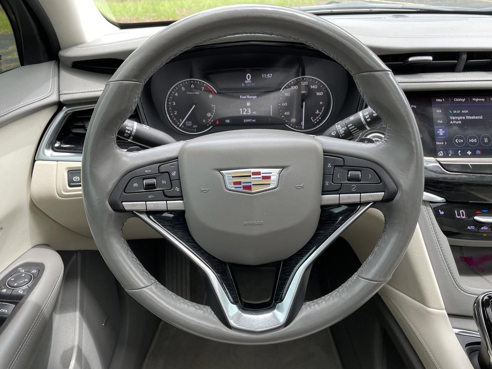 Used 2021 Cadillac XT6 Premium Luxury FWD image 16