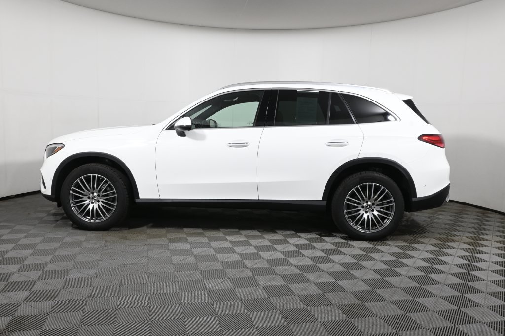Used 2026 Mercedes-Benz GLC 300 4MATIC image 2