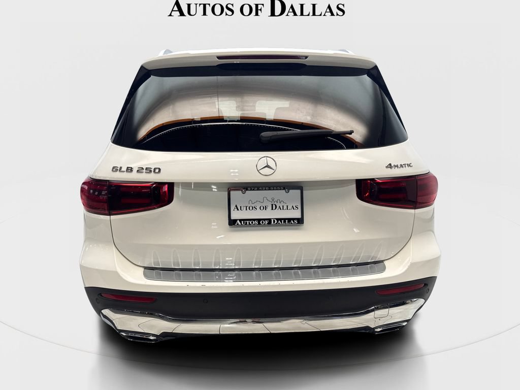 Used 2025 Mercedes-Benz GLB 250 4MATIC image 7