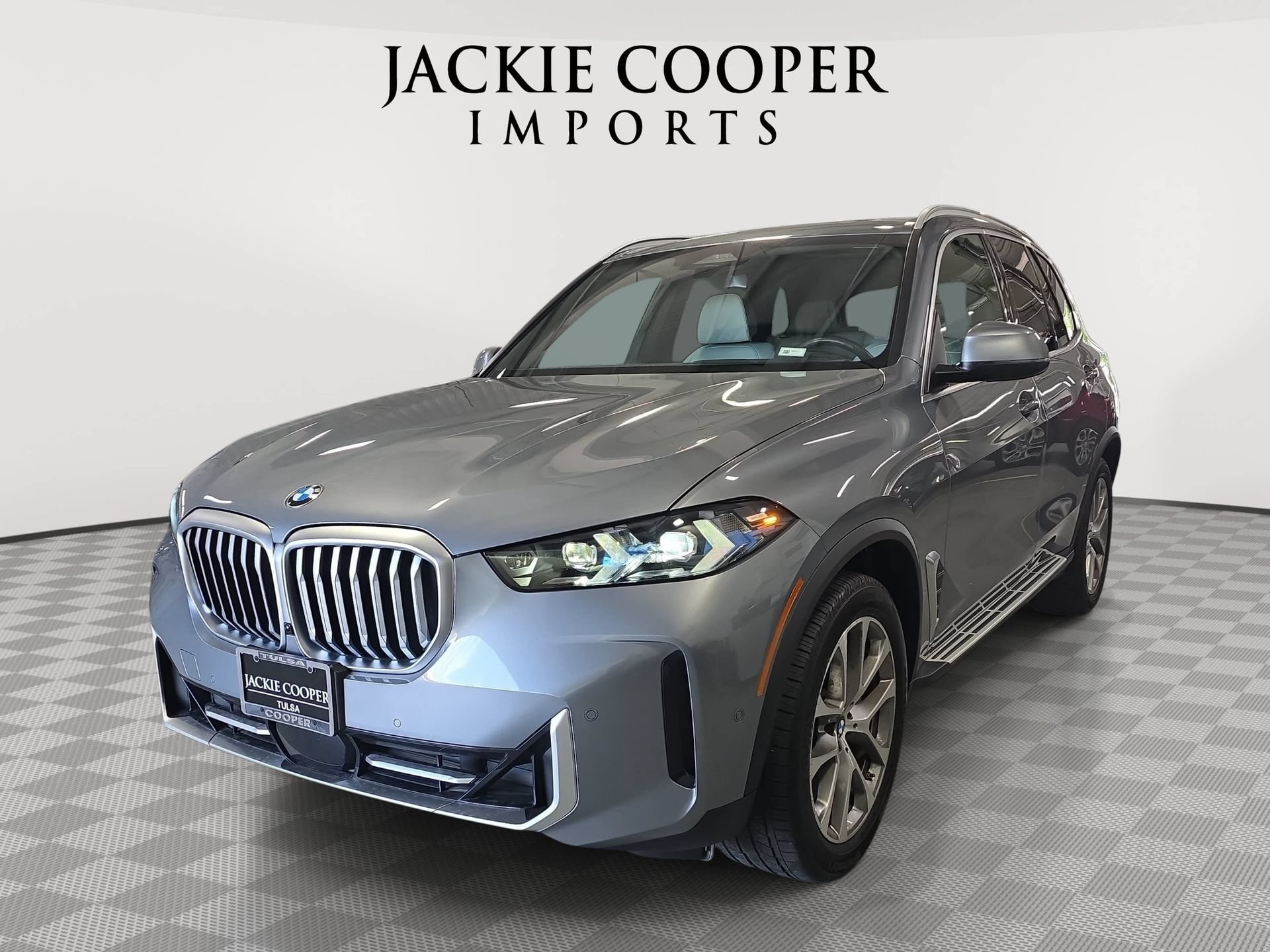 Used 2025 BMW X5 xDrive40i AWD/4WD image 1