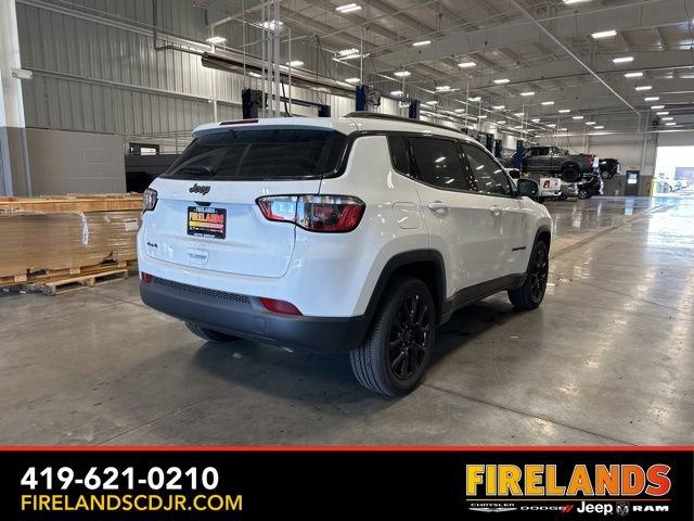 New 2025 Jeep Compass Latitude w/ Sun & Sound Group image 9