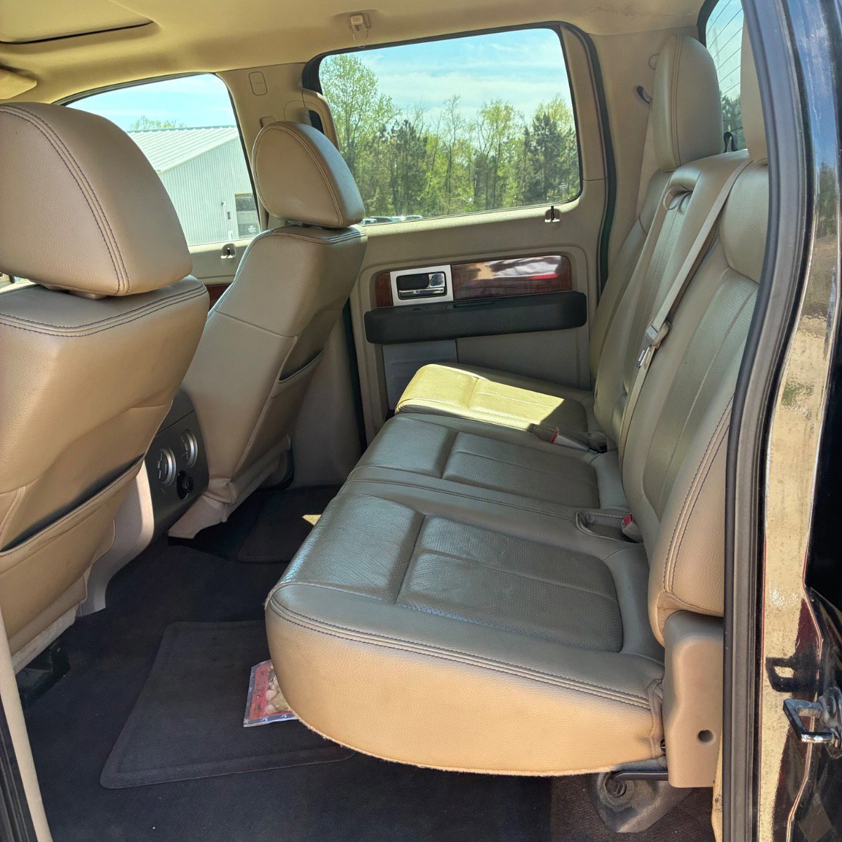 Used 2010 Ford F150 Lariat image 25