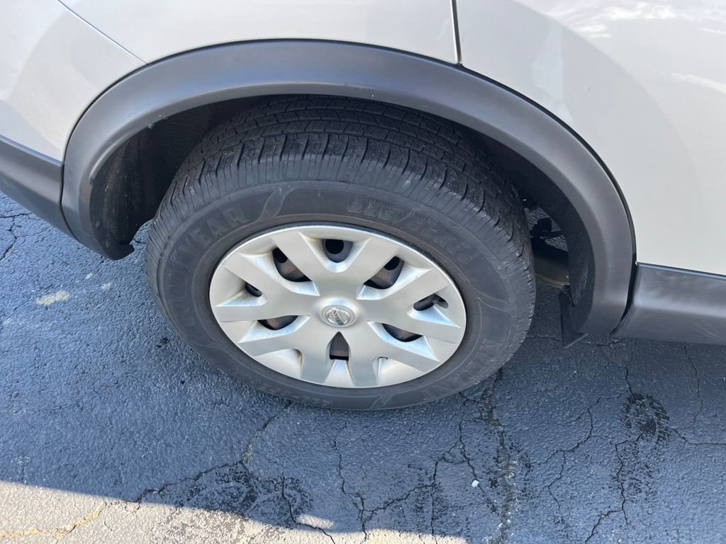 Used 2019 Nissan Rogue Sport S image 31