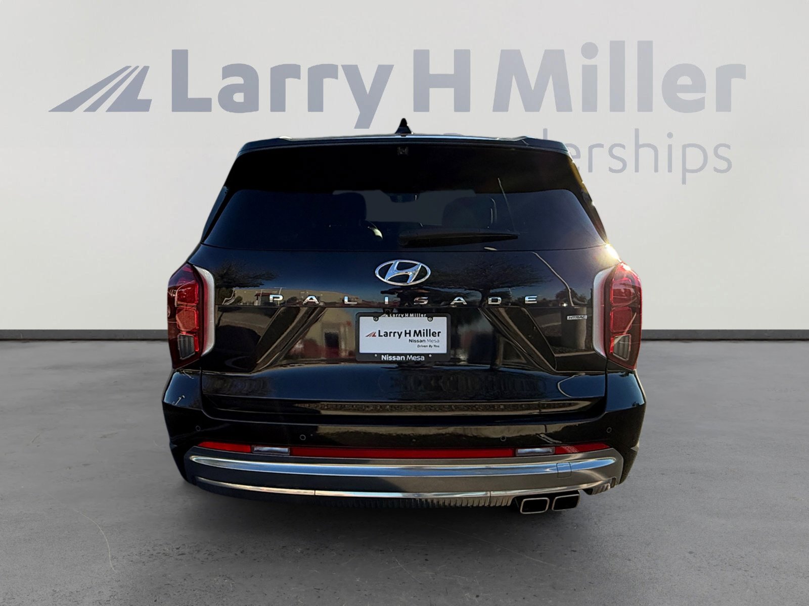 Used 2024 Hyundai Palisade Calligraphy image 4
