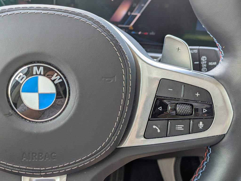 Used 2023 BMW X7 M60i w/ Executive Package image 20