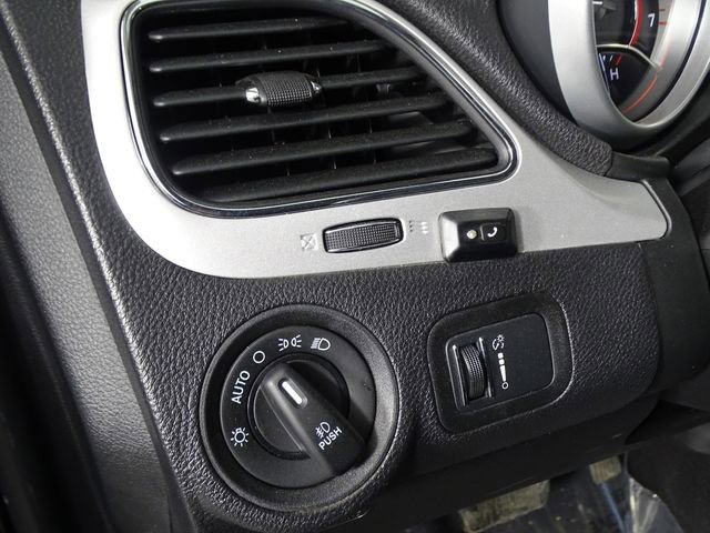 Used 2019 Dodge Journey SE w/ Connectivity Group FWD image 22