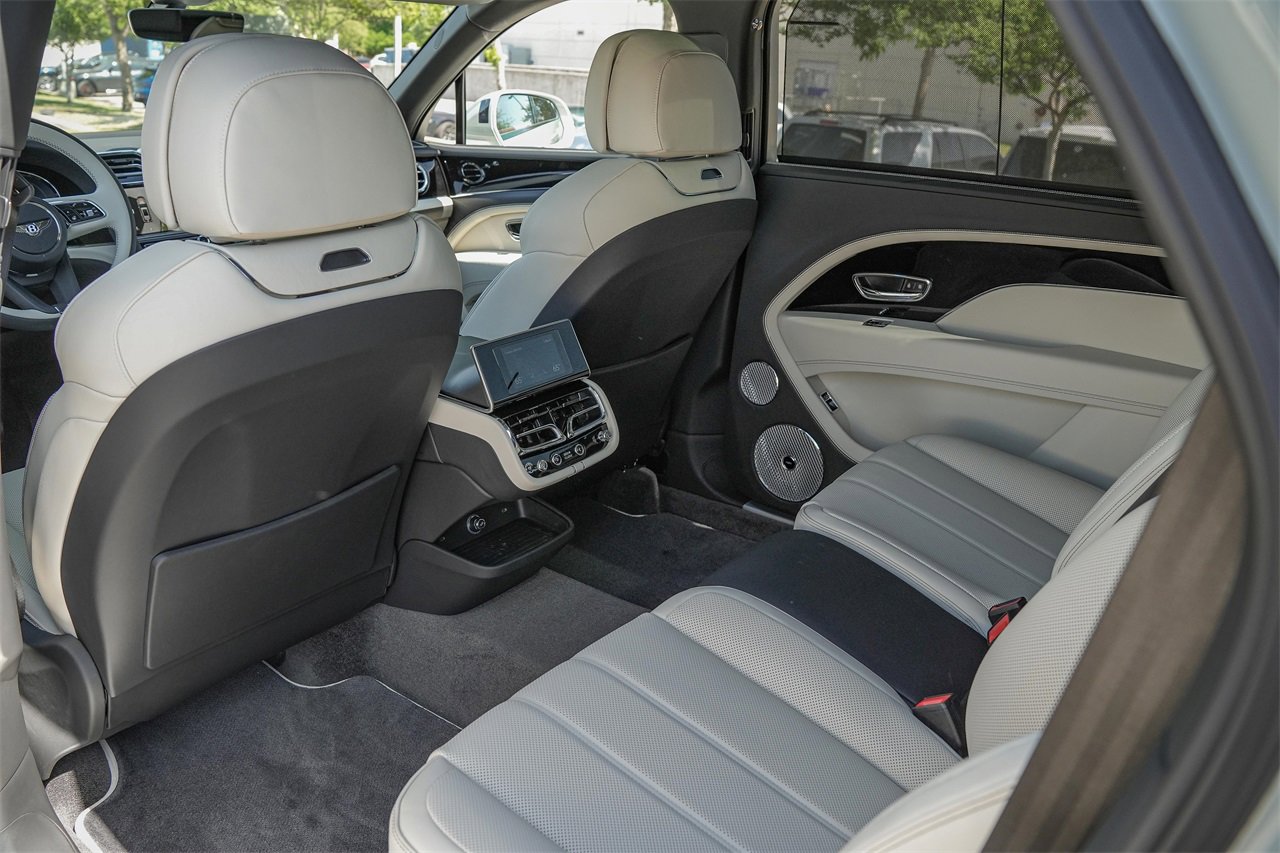 New 2025 Bentley Bentayga Extended Wheelbase image 39