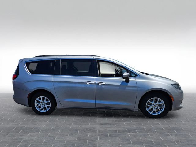 Used 2021 Chrysler Voyager Lxi FWD image 4