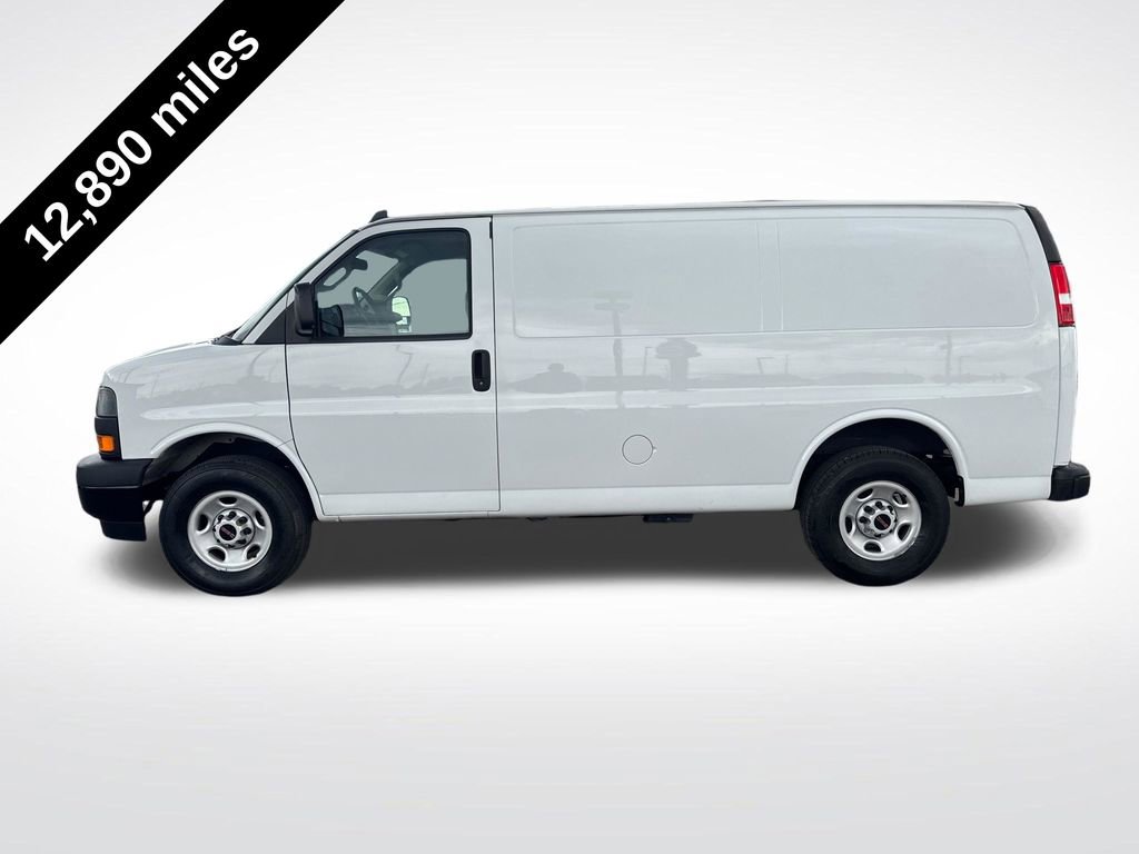 Used 2023 GMC Savana 3500 w/ Driver Convenience Package RWD image 2