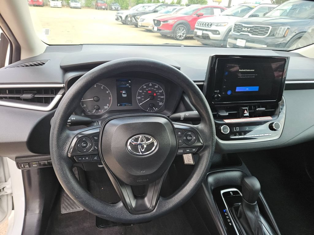 Used 2025 Toyota Corolla LE FWD image 17
