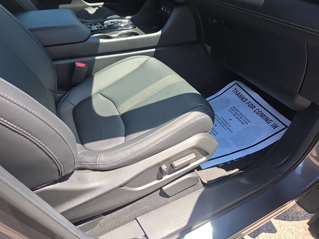 Used 2025 Honda Pilot Touring image 26