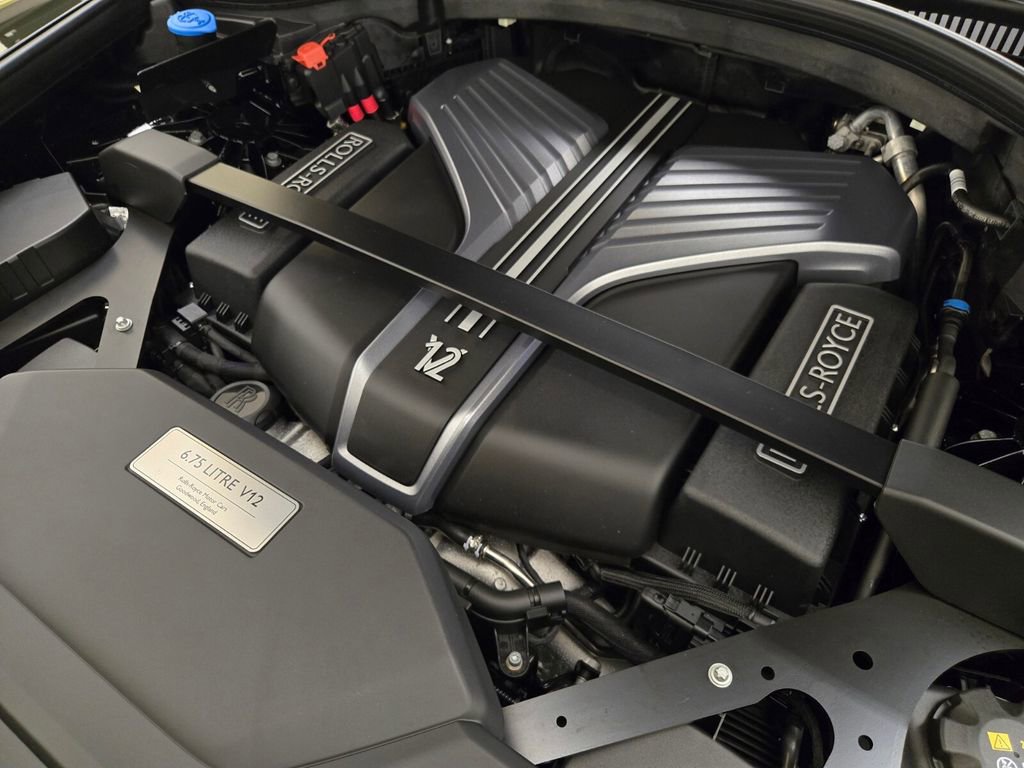 New 2026 Rolls-Royce Cullinan Black Badge image 27