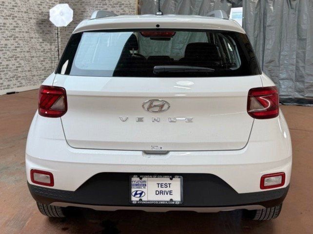 New 2026 Hyundai Venue SEL FWD image 5