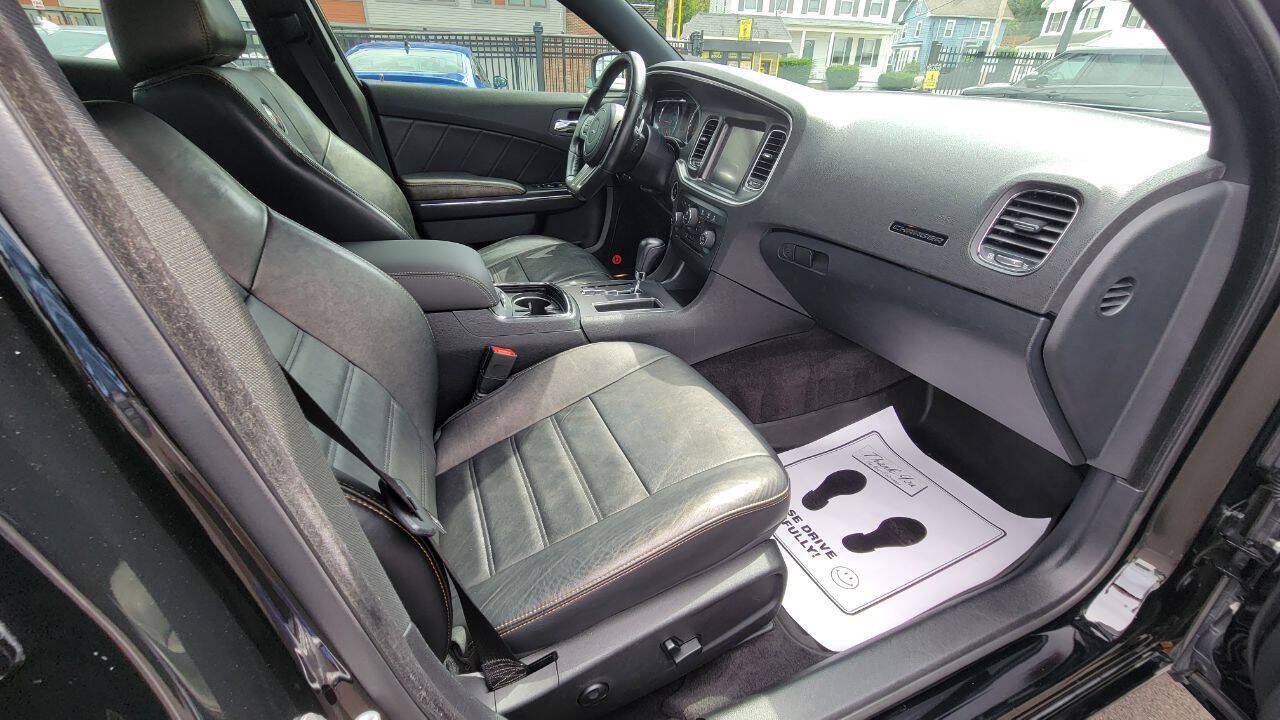 Used 2014 Dodge Charger R/T RWD image 19