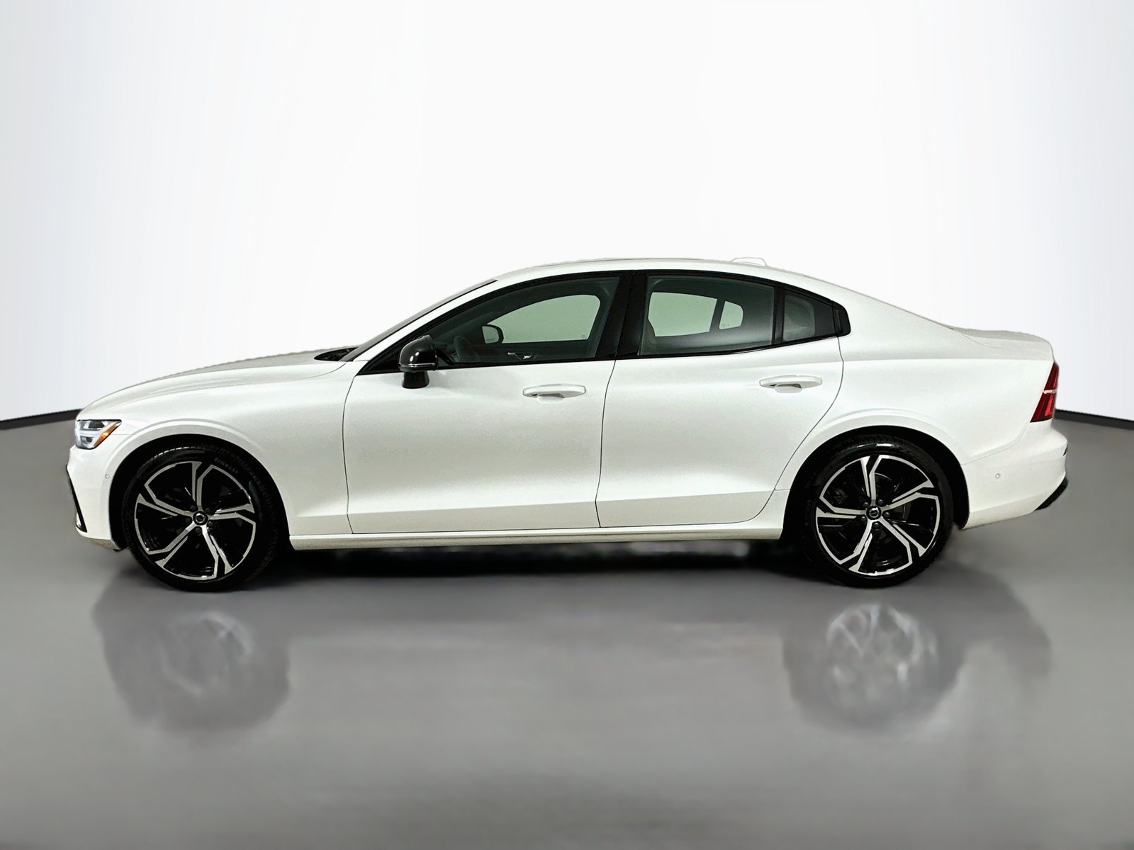 Certified 2024 Volvo S60 B5 Ultimate AWD/4WD image 8