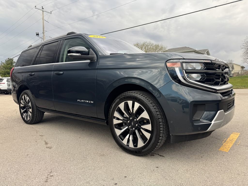 Used 2025 Ford Expedition Platinum w/ Driver's Package image 3