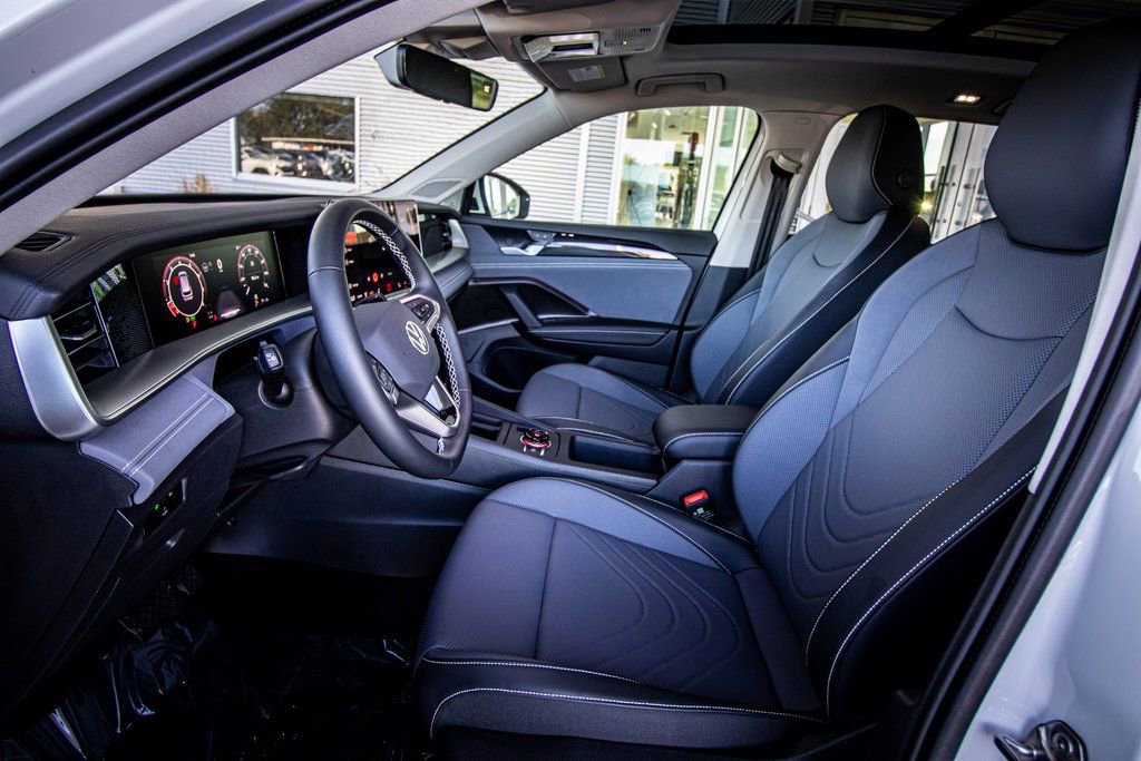 New 2026 Volkswagen Tiguan SE image 29