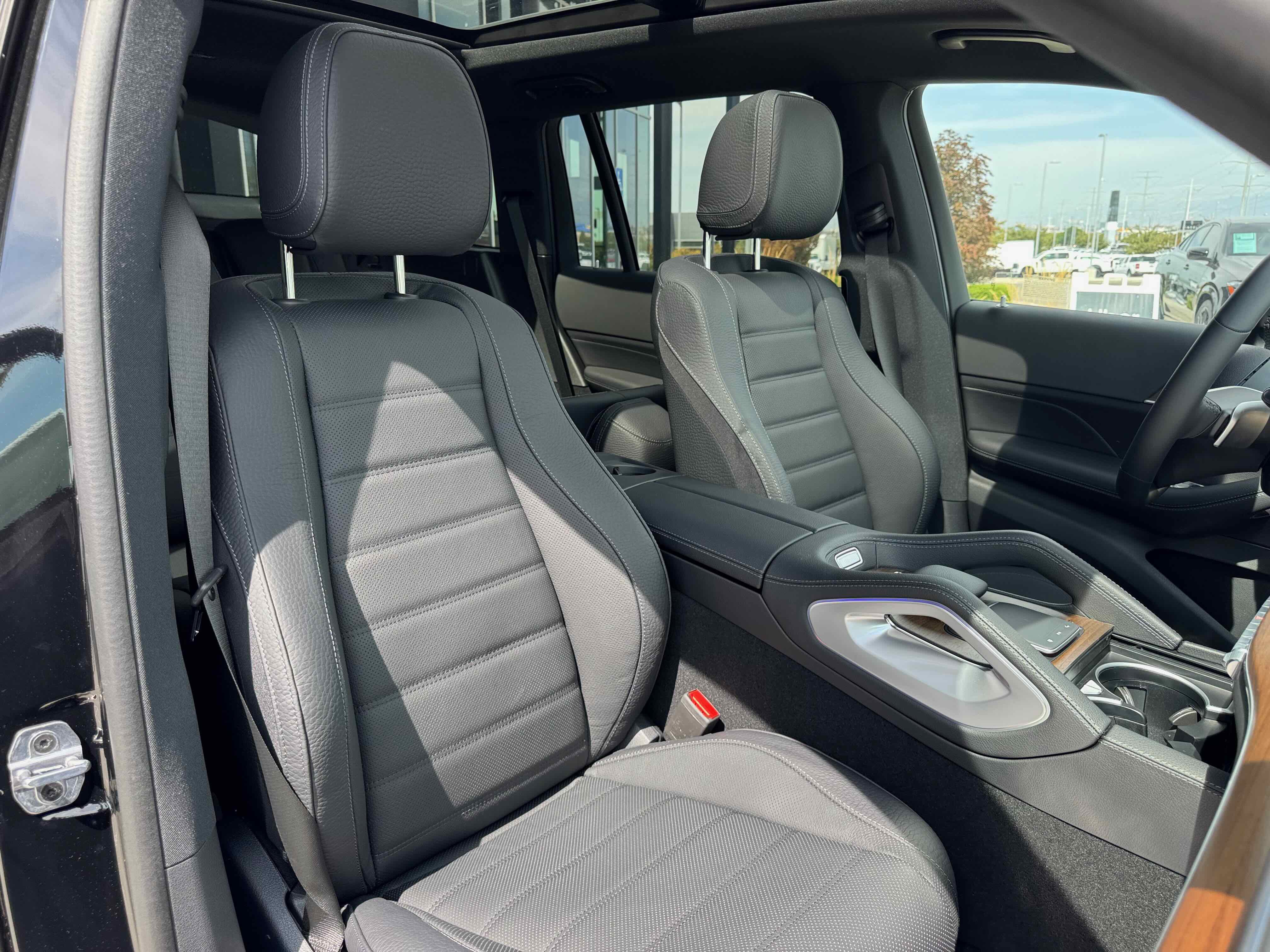 New 2025 Mercedes-Benz GLS 450 4MATIC image 33