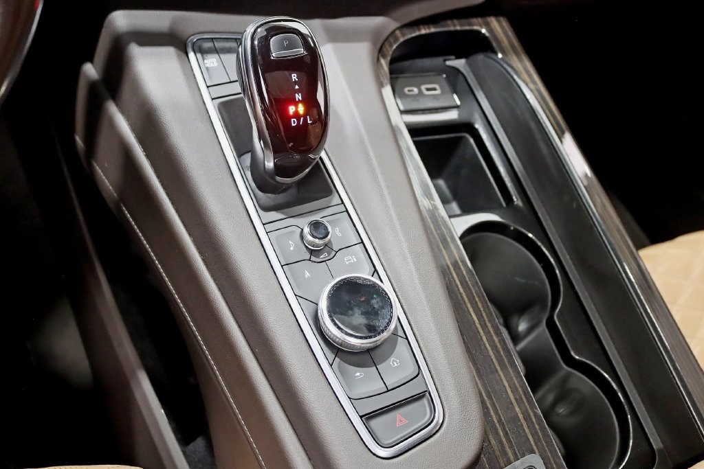 Used 2021 Cadillac Escalade Premium Luxury AWD/4WD image 22